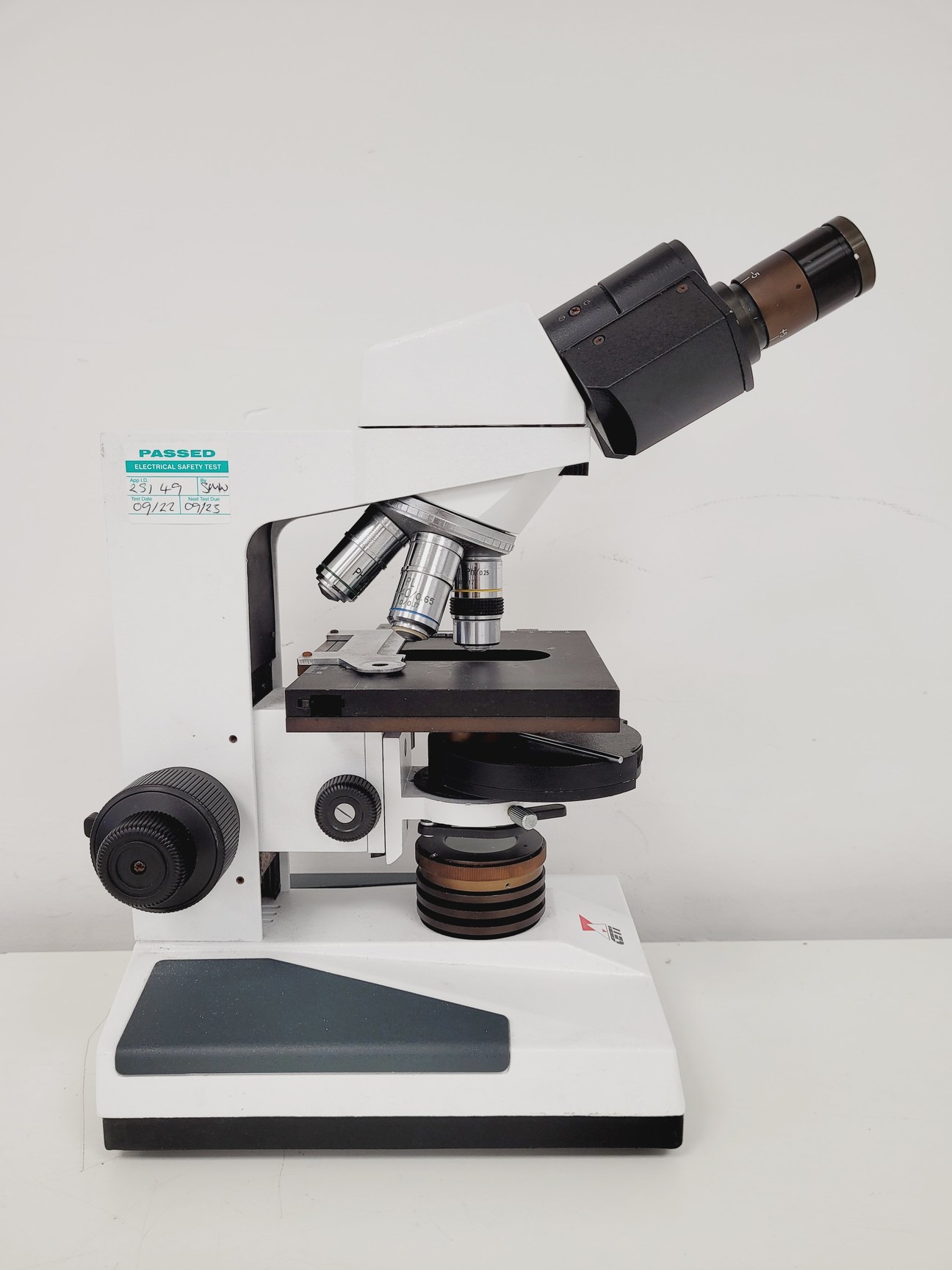Compound Microscope Topic CETI TOPIC- B Laboratory Compound Binocular Microscope with 3 x ...