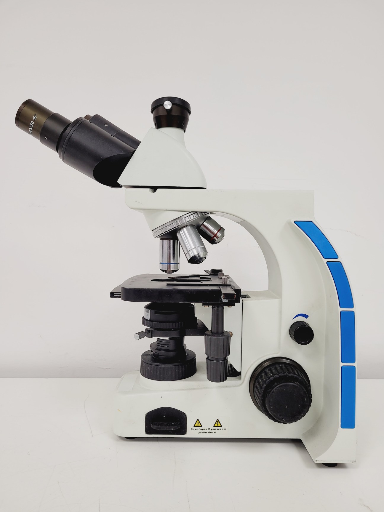 Image of Kozo XTS 900-T Laboratory  Microscope with 4 x PLAN Objectives Lab