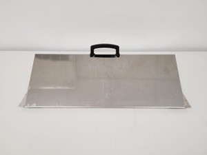 Thumbnail image of Fisherbrand Heating Water Bath  Model FB60305 with Lid Lab