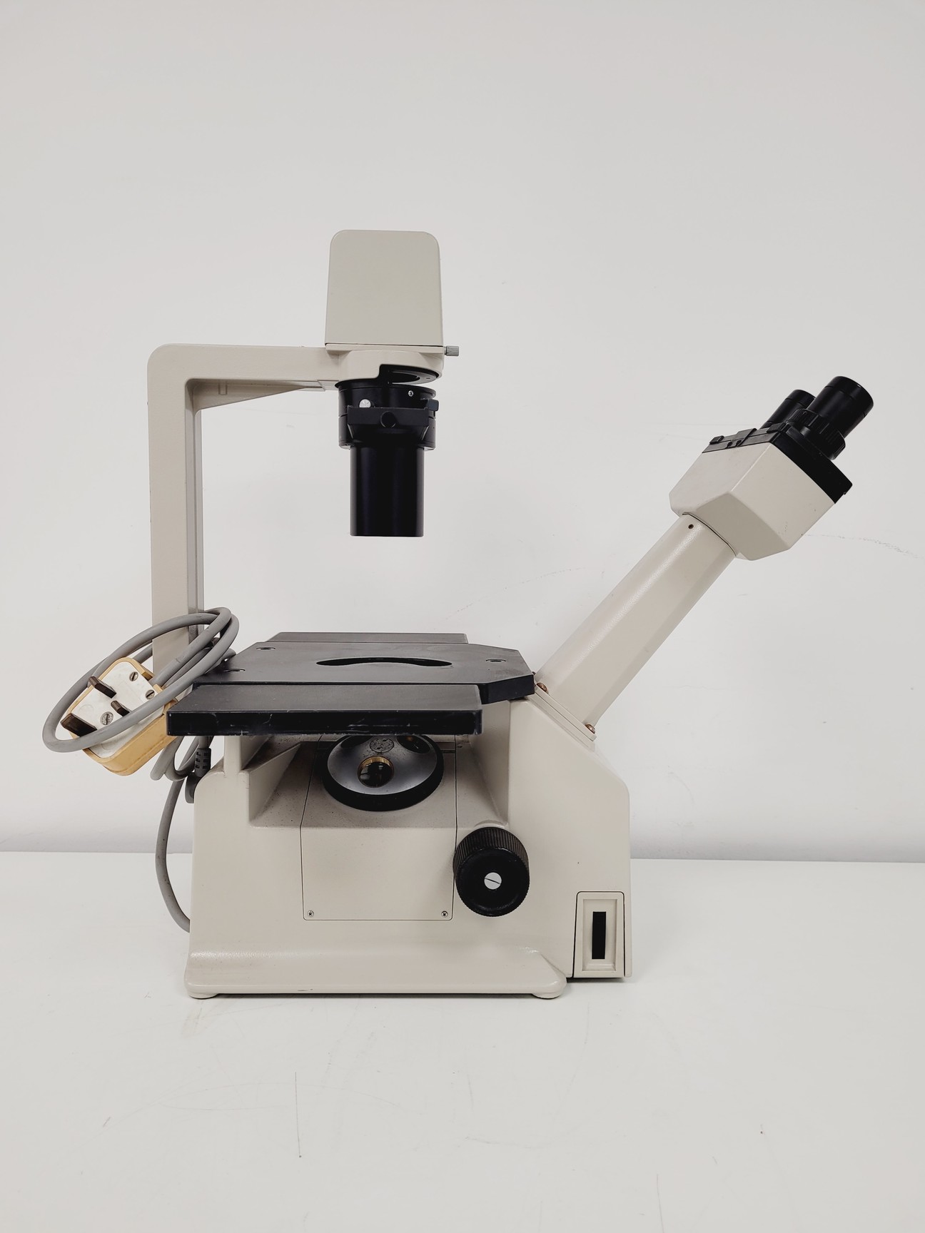 Nikon TMS Inverted Phase Contrast Microscope lab