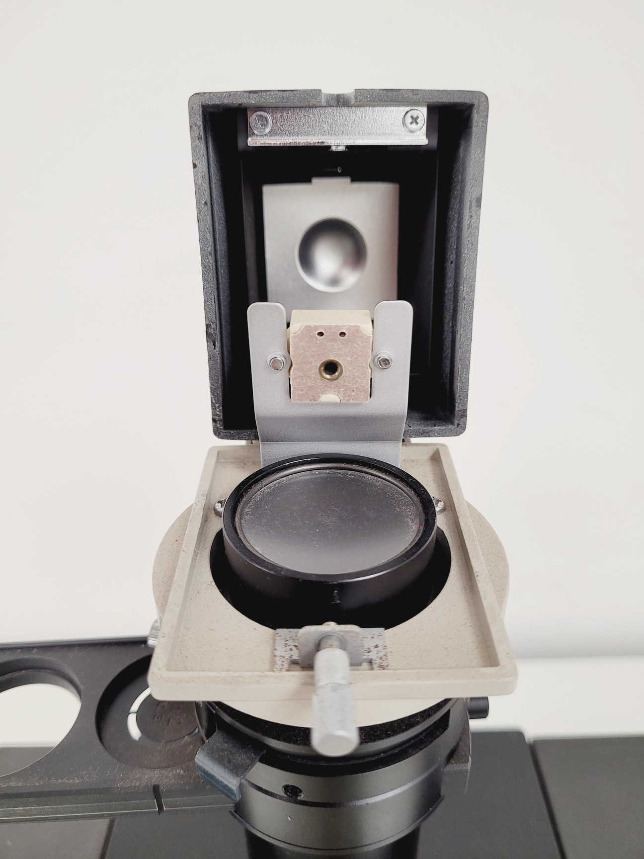 Nikon TMS Inverted Phase Contrast Microscope lab