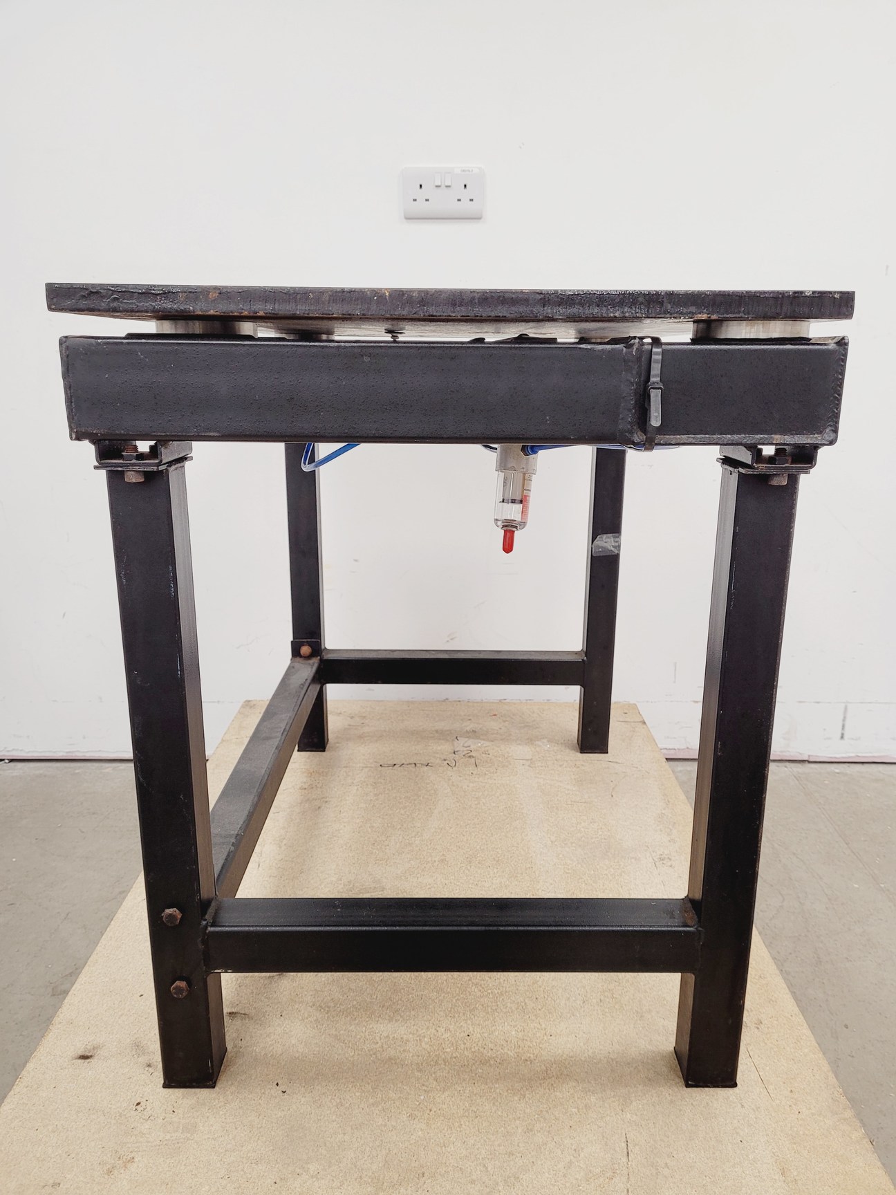 Image of Vibration Isolation Laboratory Optics Table - 87cm x 59cm x 73cm LWH Lab
