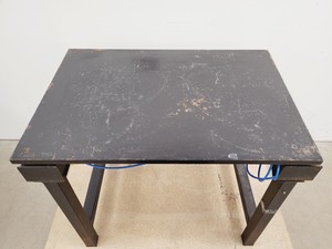 Thumbnail image of Vibration Isolation Laboratory Optics Table - 87cm x 59cm x 73cm LWH Lab