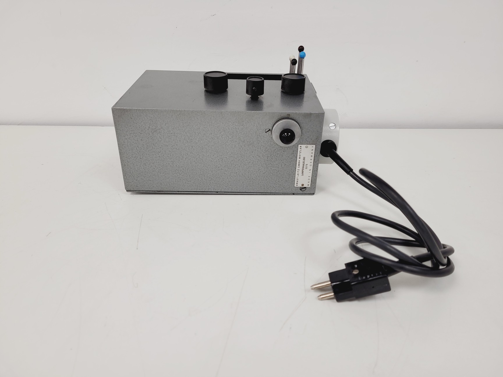 Image of Leitz Wetzlar Orthoplan Microscope with 5 x Objectives, Phaco, FLUOTAR Lab