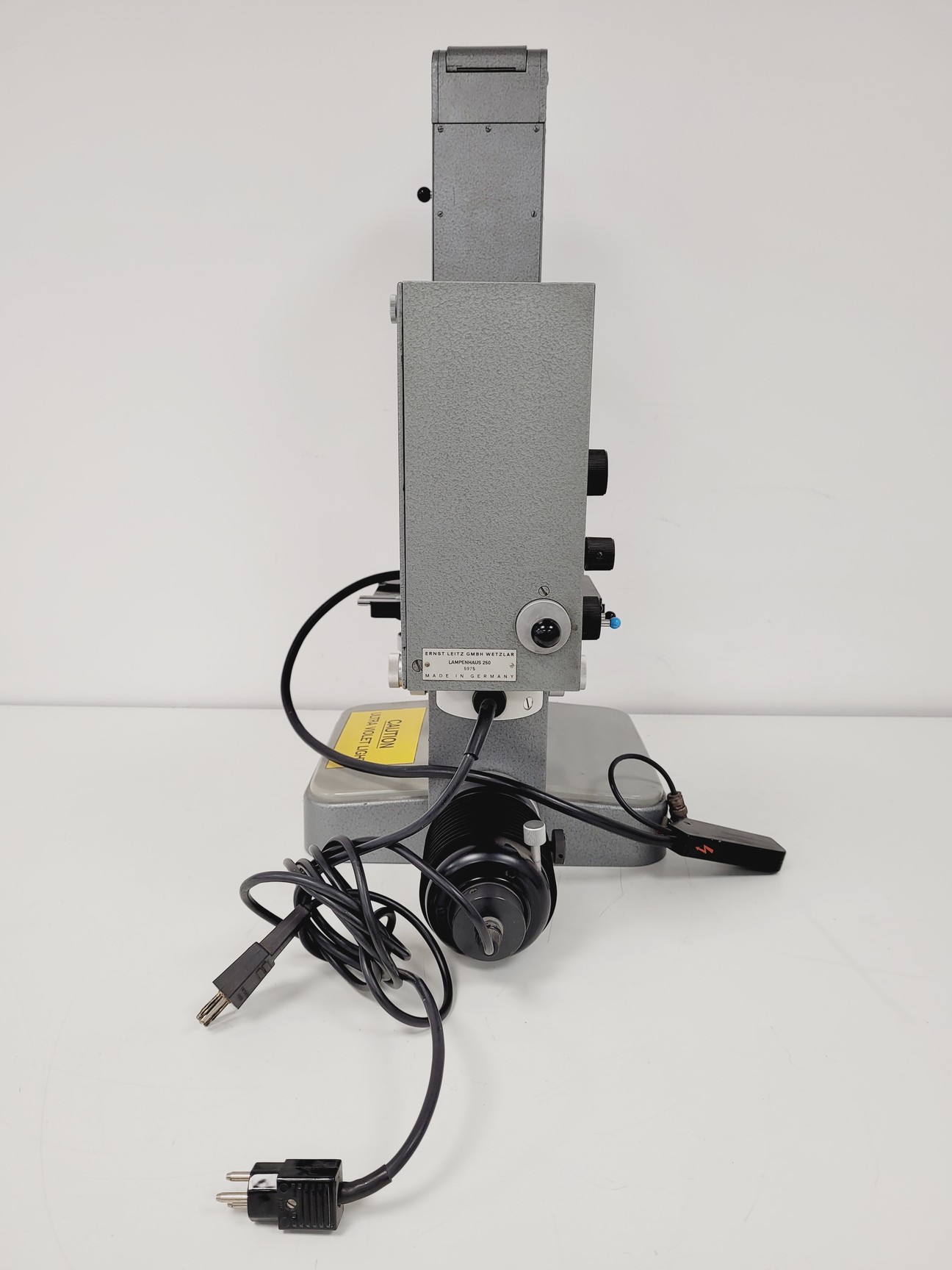 Image of Leitz Wetzlar Orthoplan Microscope with 5 x Objectives, Phaco, FLUOTAR Lab
