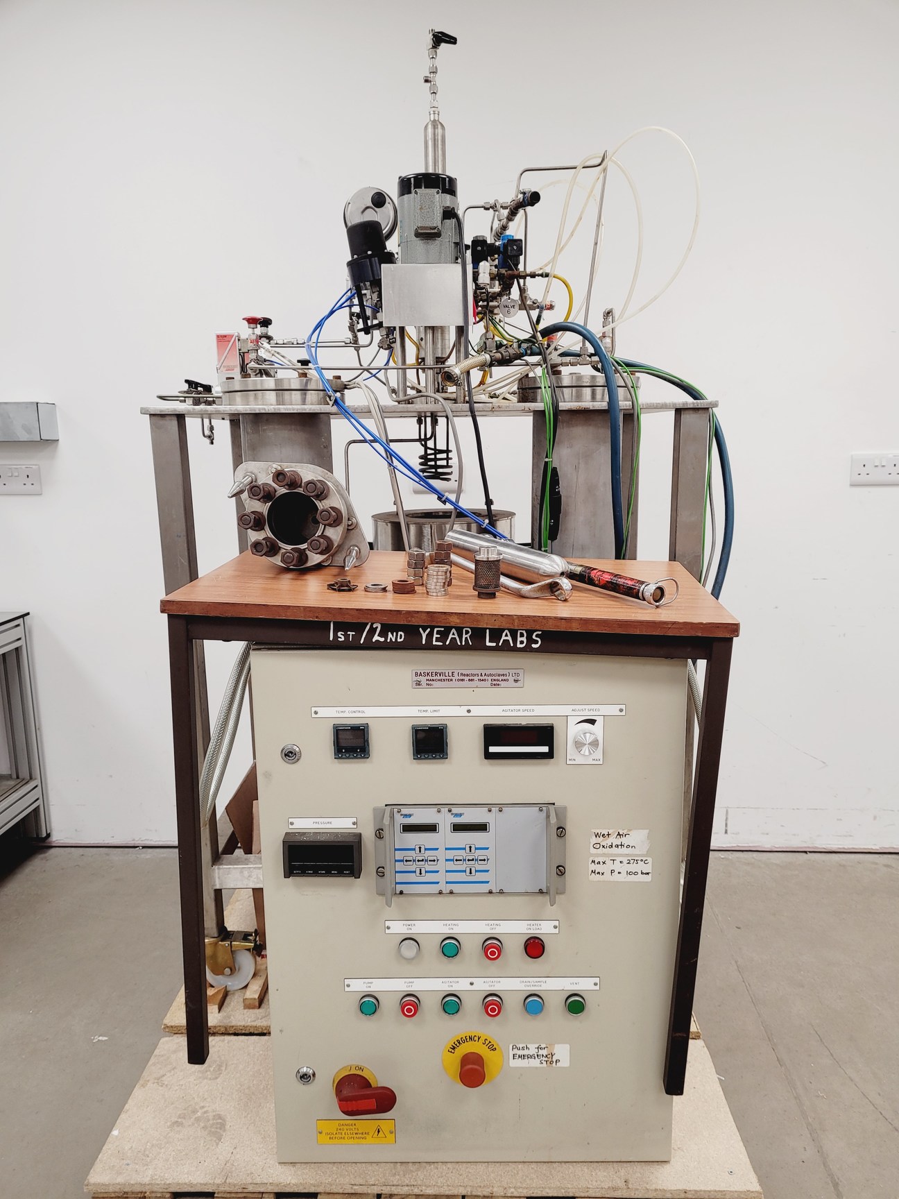 Image of Baskerville Hastelloy 265 Reactor System with Control Box Lab