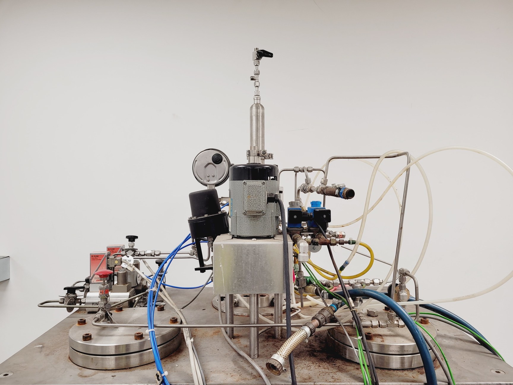 Image of Baskerville Hastelloy 265 Reactor System with Control Box Lab