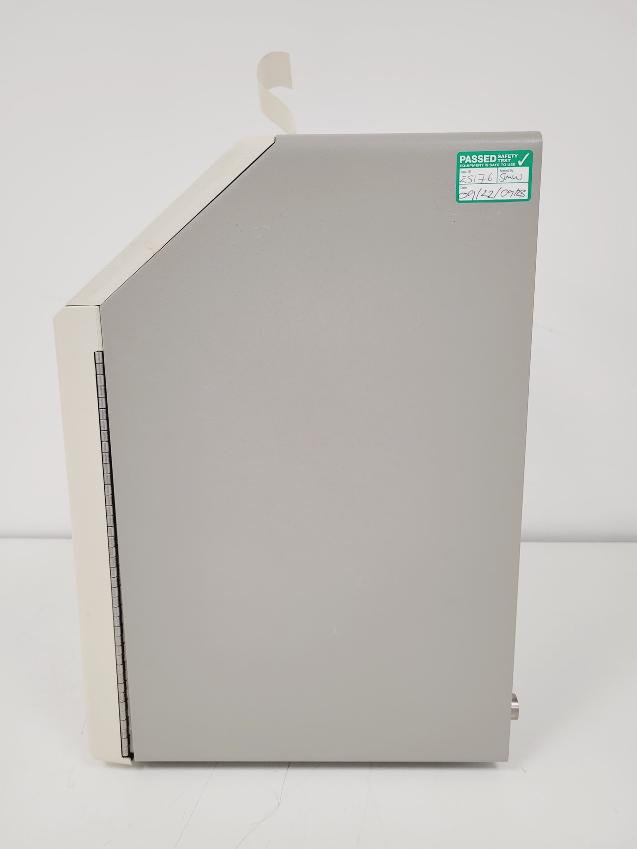 Image of YSI 2300 Stat  Blood Glucose and Lactate Analyser 2300D Lab
