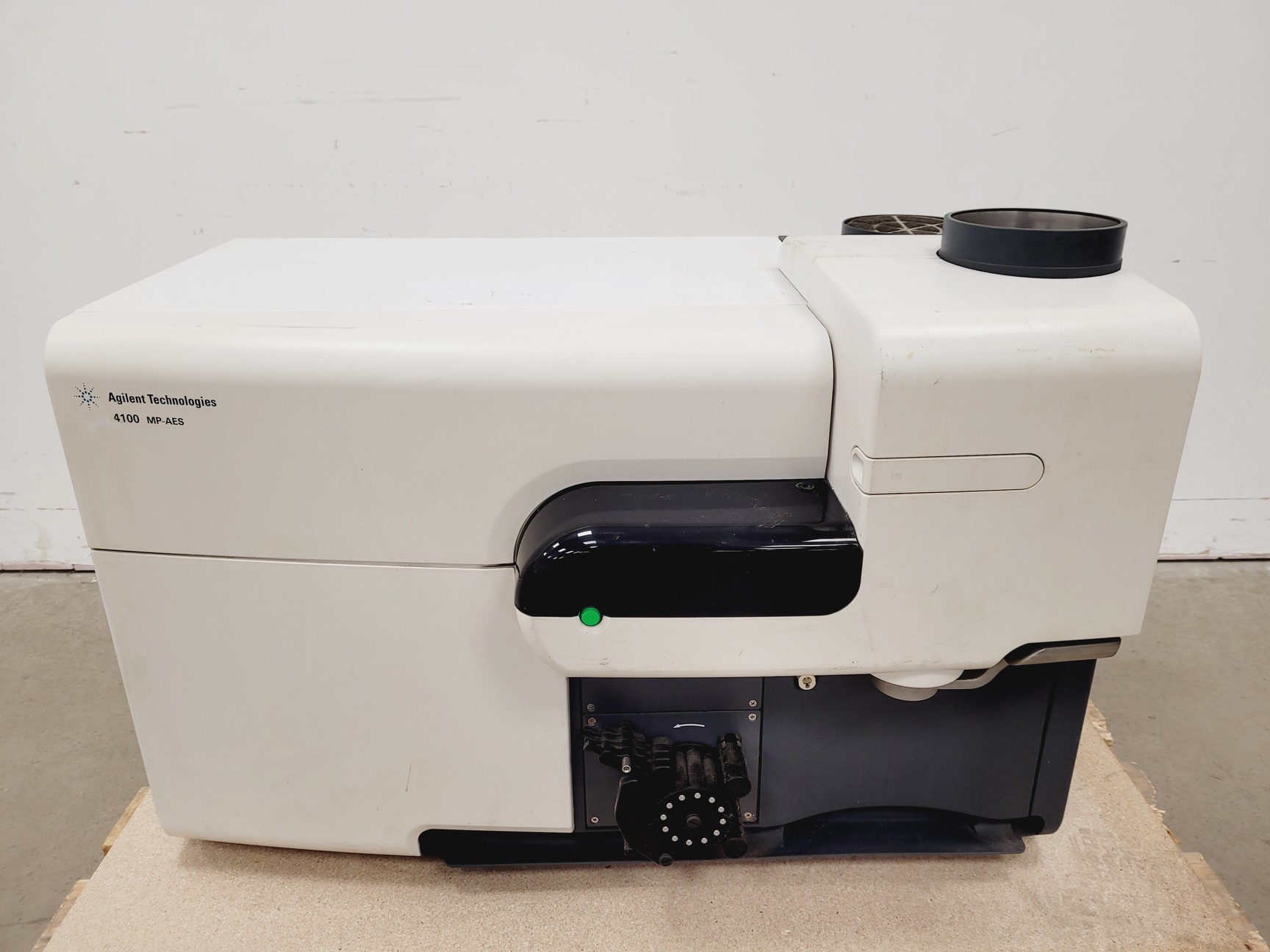 Image of Agilent 4100 MP-AES Spectrometer w/ SPS 3 Autosampler Lab Spares/Repairs