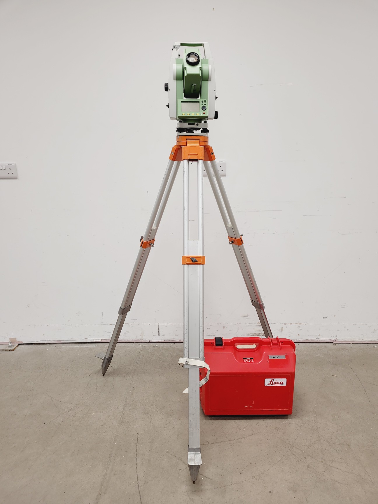 Image of Leica Theodolite Model TSO2 Ultra- 7 with Nedo Surveying Tripod - Faulty