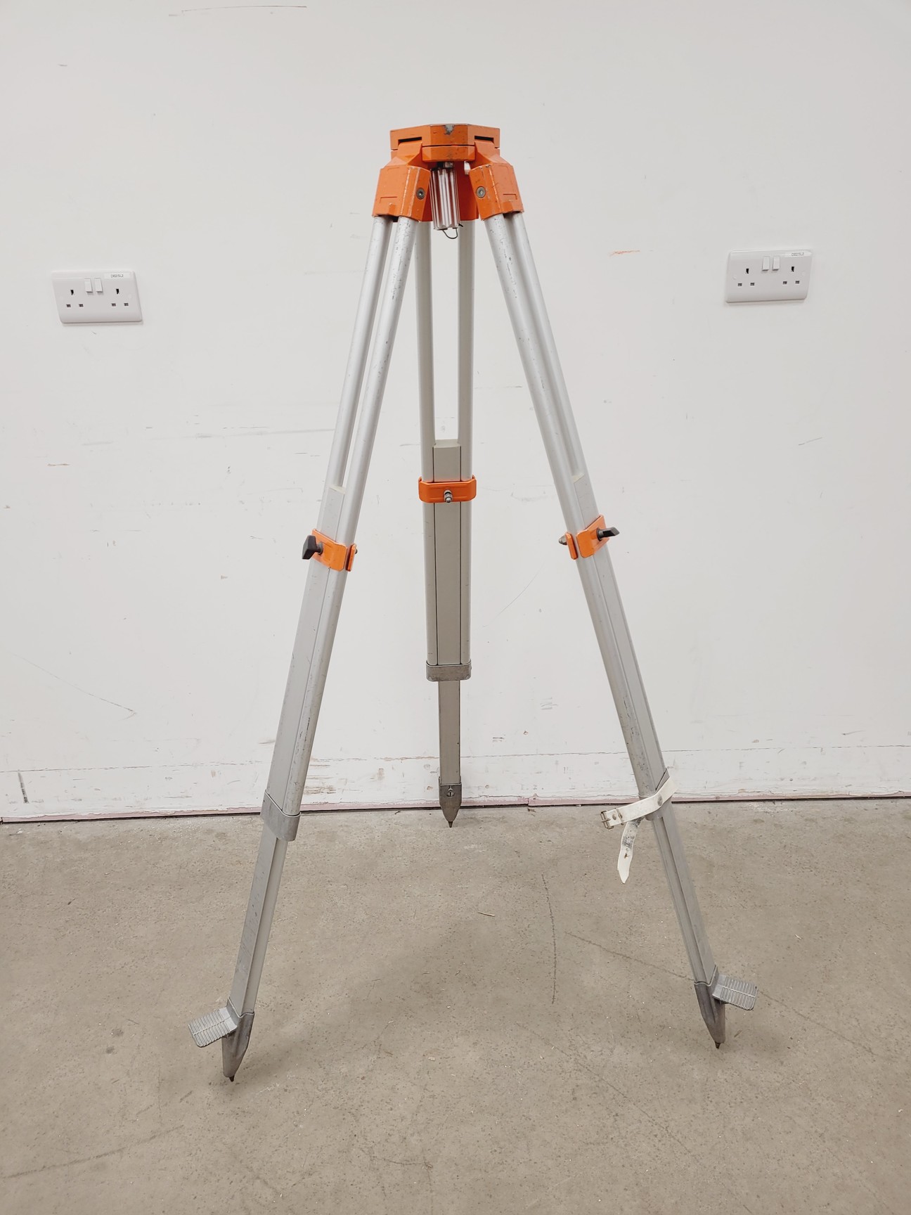 Image of Leica Theodolite Model TSO2 Ultra- 7 with Nedo Surveying Tripod - Faulty