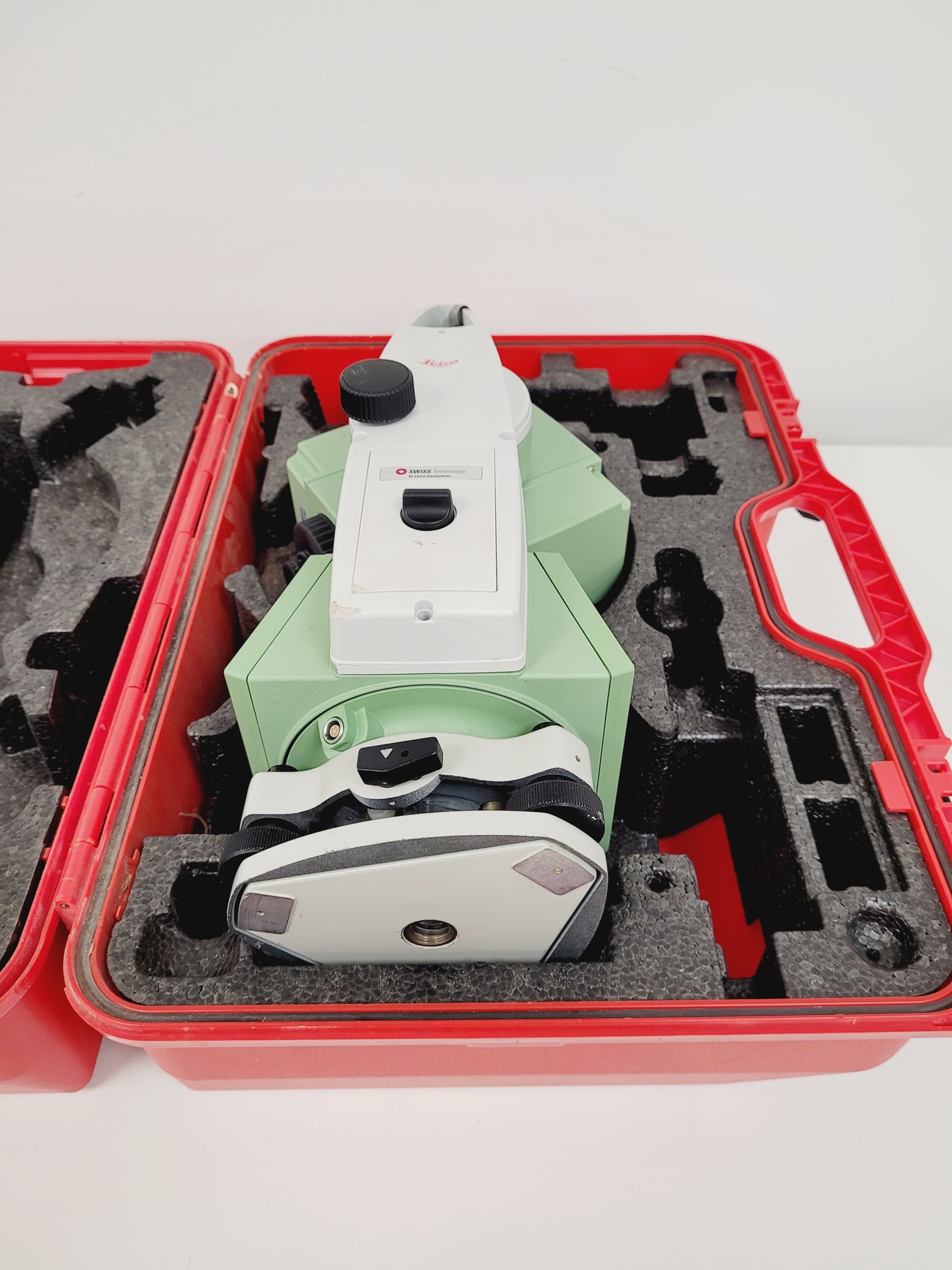 Image of Leica Theodolite Model TSO2 Ultra- 7 with Nedo Surveying Tripod - Faulty