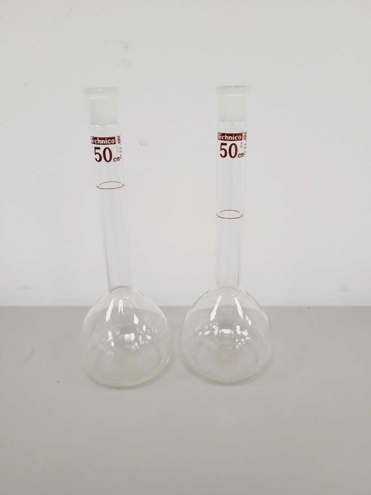 Image of Large Lot of Volumetric Laboratory Flasks - Various Sizes - 50-1000ml Lab