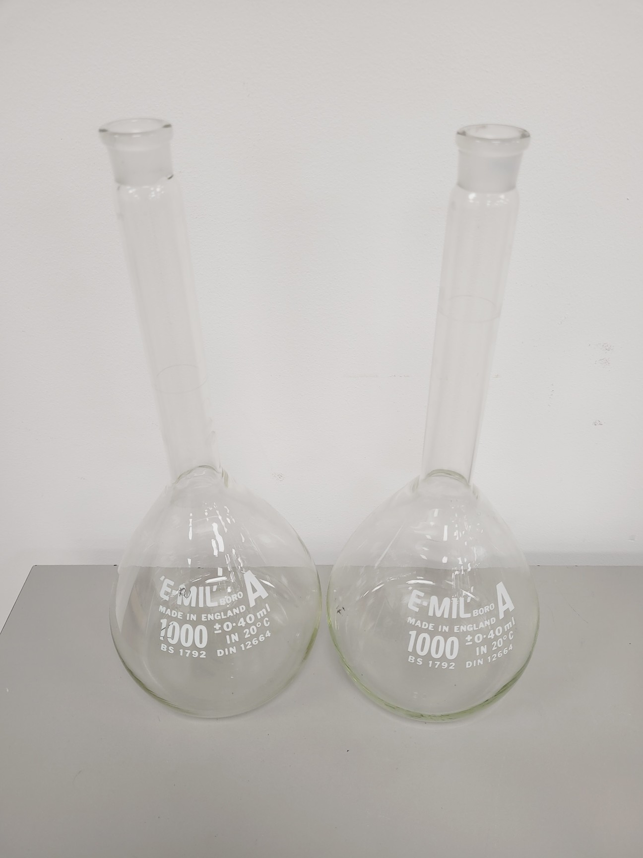 Image of Large Lot of Volumetric Laboratory Flasks - Various Sizes - 50-1000ml Lab