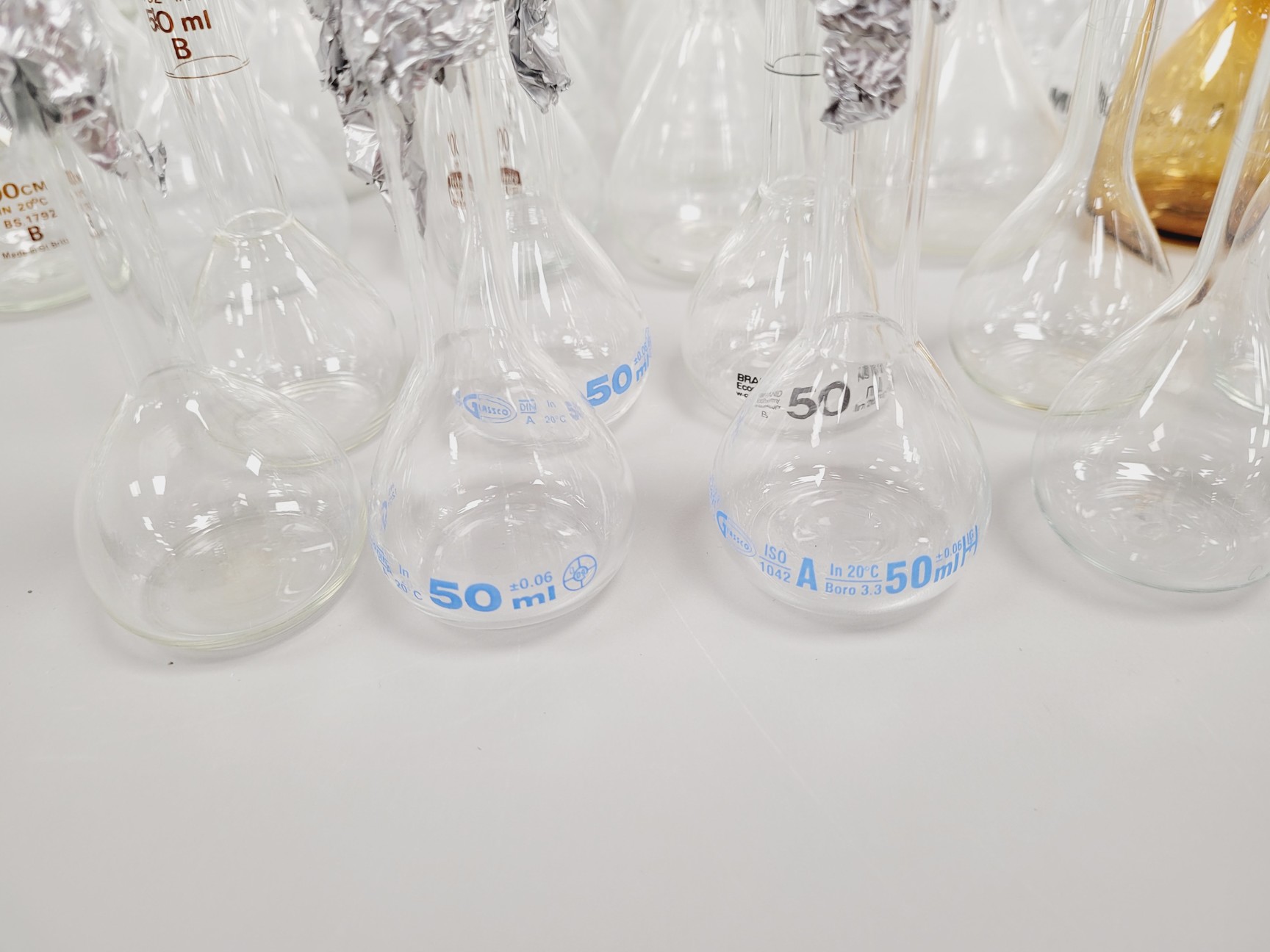 Image of Large Lot of Volumetric Laboratory Flasks - Various Sizes - 50-1000ml Lab