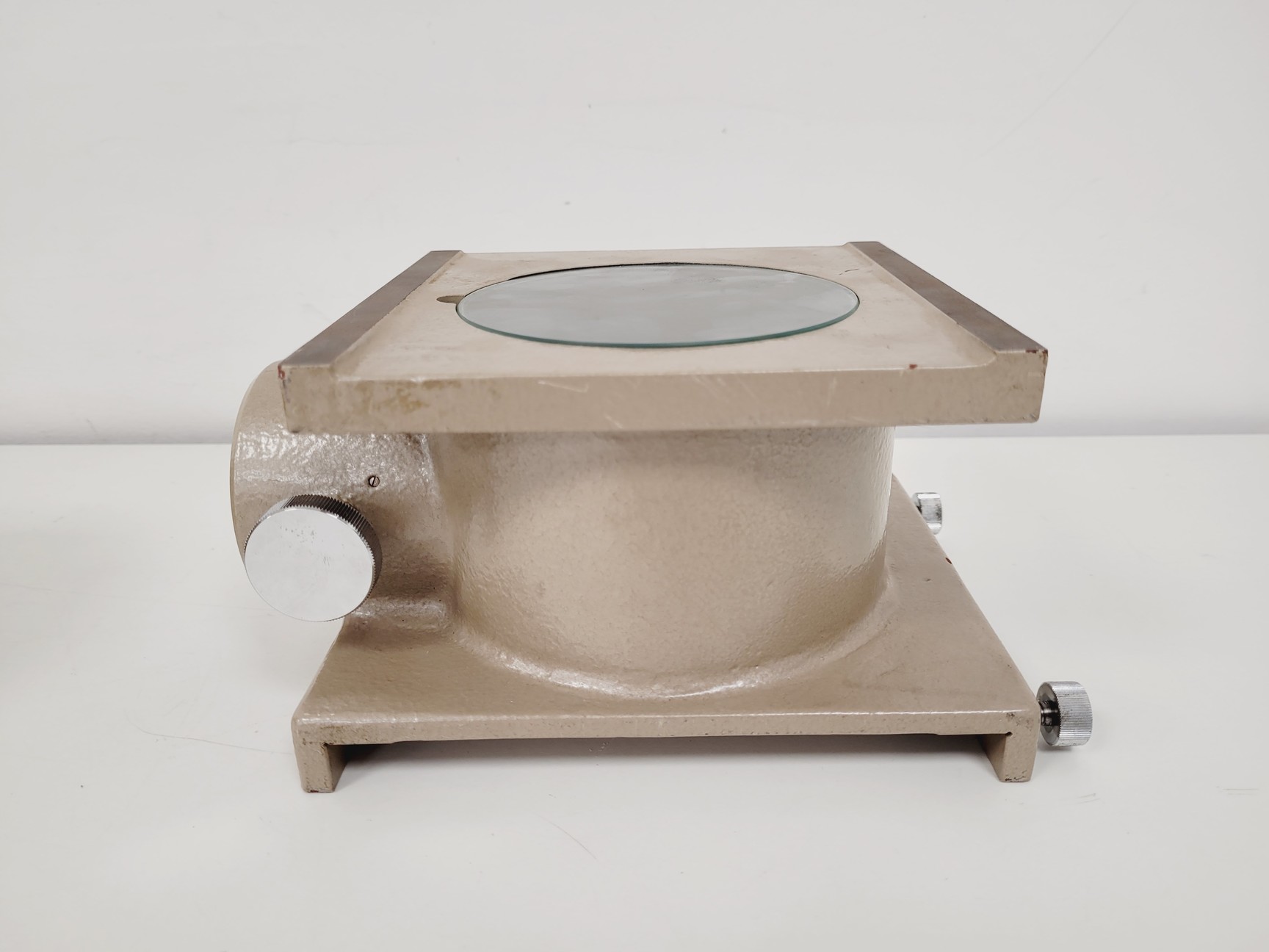 Image of Nikon Profile Projector Model V-16C Shadowgraph with 5 x Objectives Lab