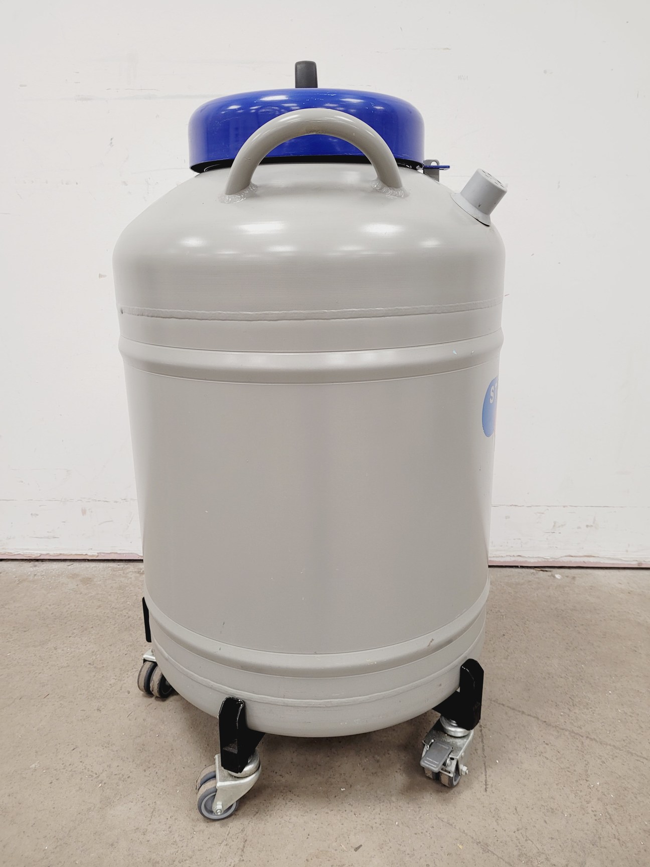 Image of Statebourne Biorack Model 750 35L Liquid Nitrogen Dewar w/ Trolley & Racking Lab