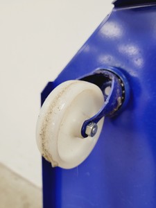 Thumbnail image of Statebourne Biorack Model 3000 Liquid Nitrogen Dewar with Trolley Lab