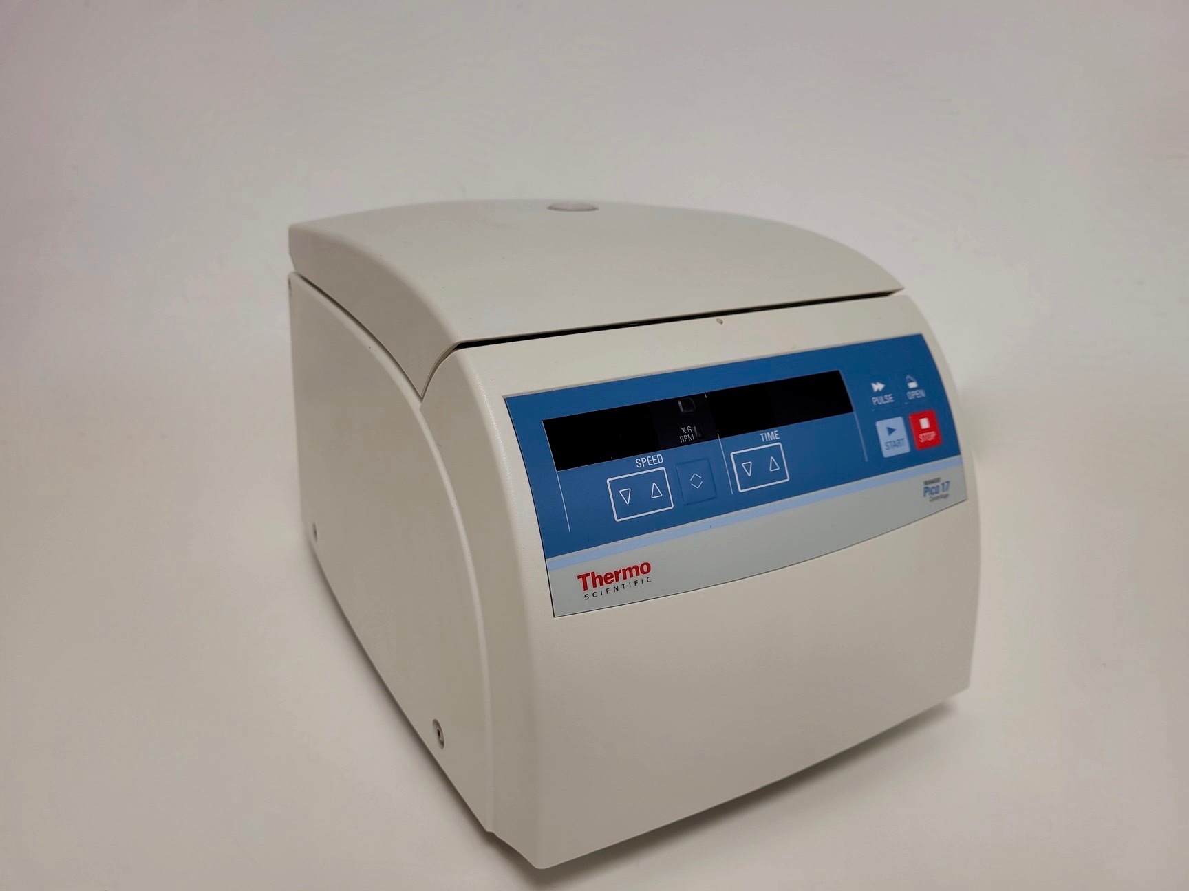 Image of Thermo Scientific Heraeus Pico 17 Benchtop Laboratory Centrifuge 13300rpm Lab