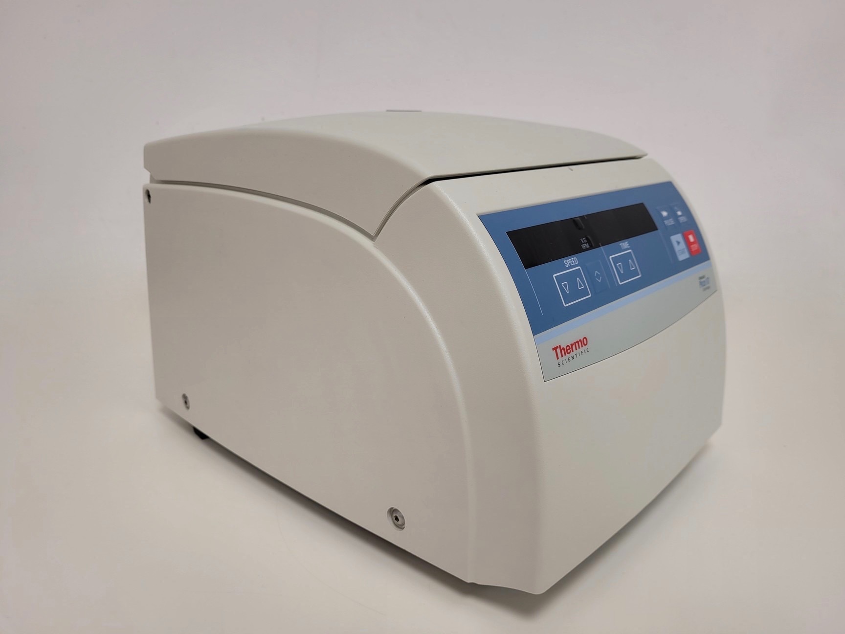 Image of Thermo Scientific Heraeus Pico 17 Benchtop Laboratory Centrifuge 13300rpm Lab