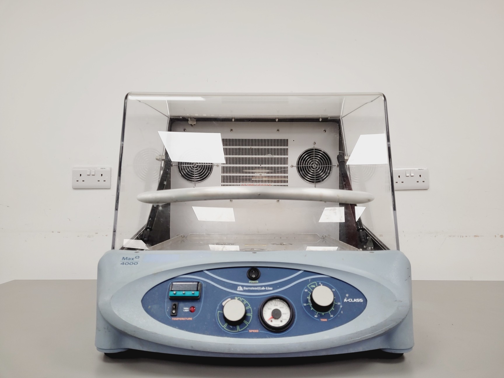 Image of Barnstead International Max Q 4000 Laboratory Incubator Shaker SHKA4000-8CE  Lab