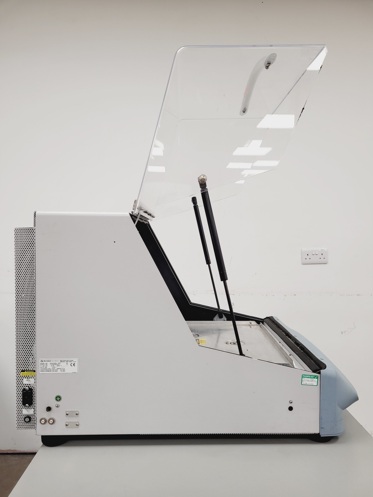 Image of Barnstead International Max Q 4000 Laboratory Incubator Shaker SHKA4000-8CE  Lab