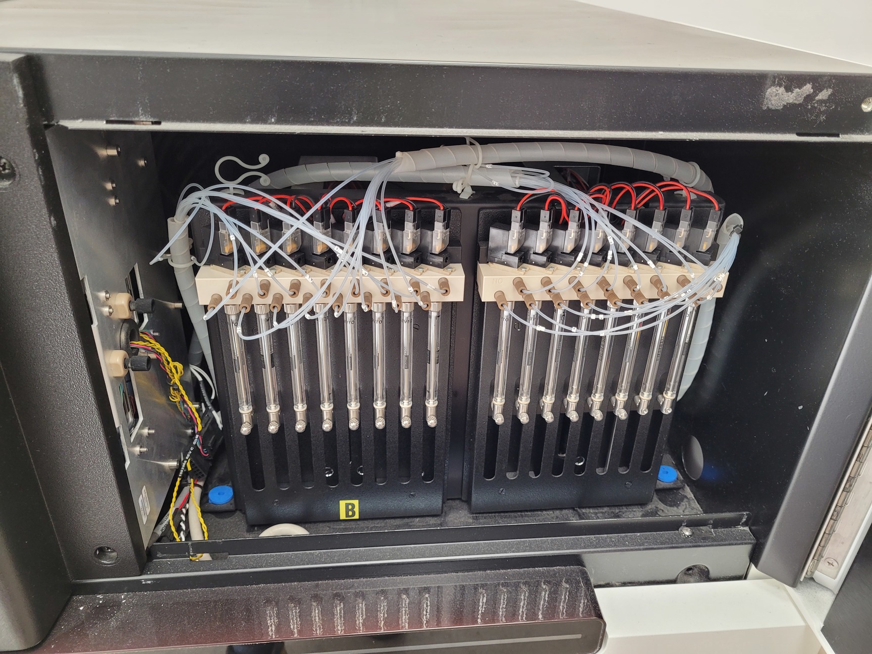 Illumina HiSeq 2500 Genome Sequencer Lab
