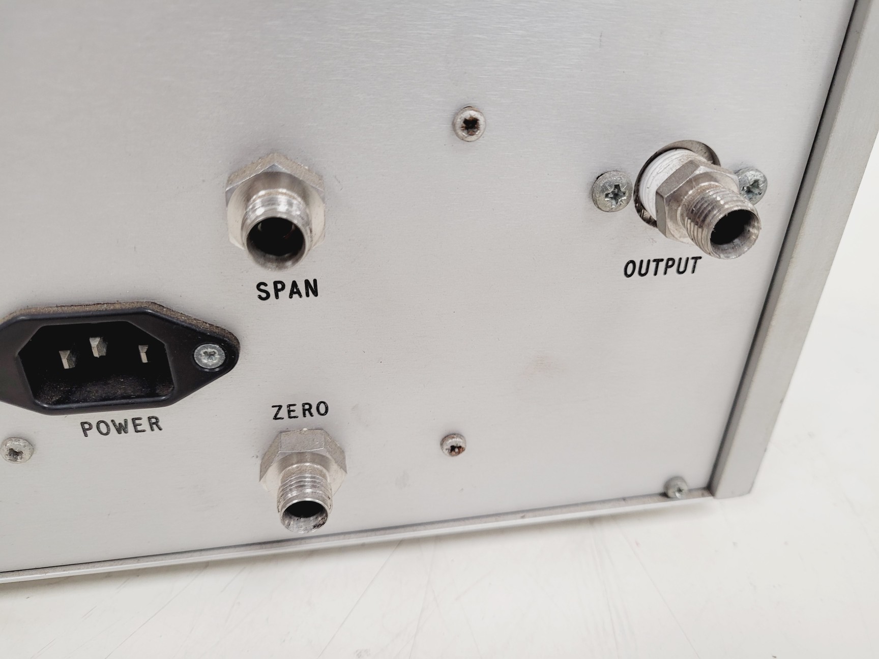 Image of Signal Model 821 Gas Divider Lab