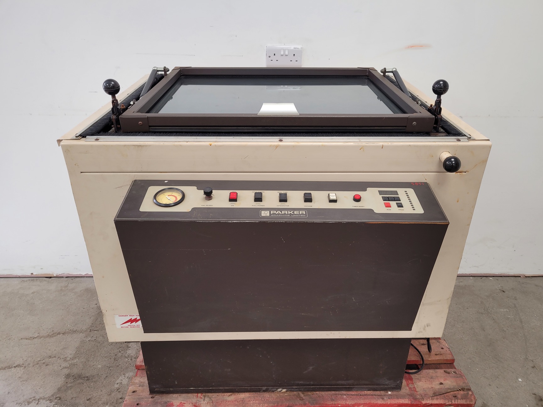 Image of Parker Graphics Flip Top UV Exposure Unit  Instagraphic  Model - 5851 Lab