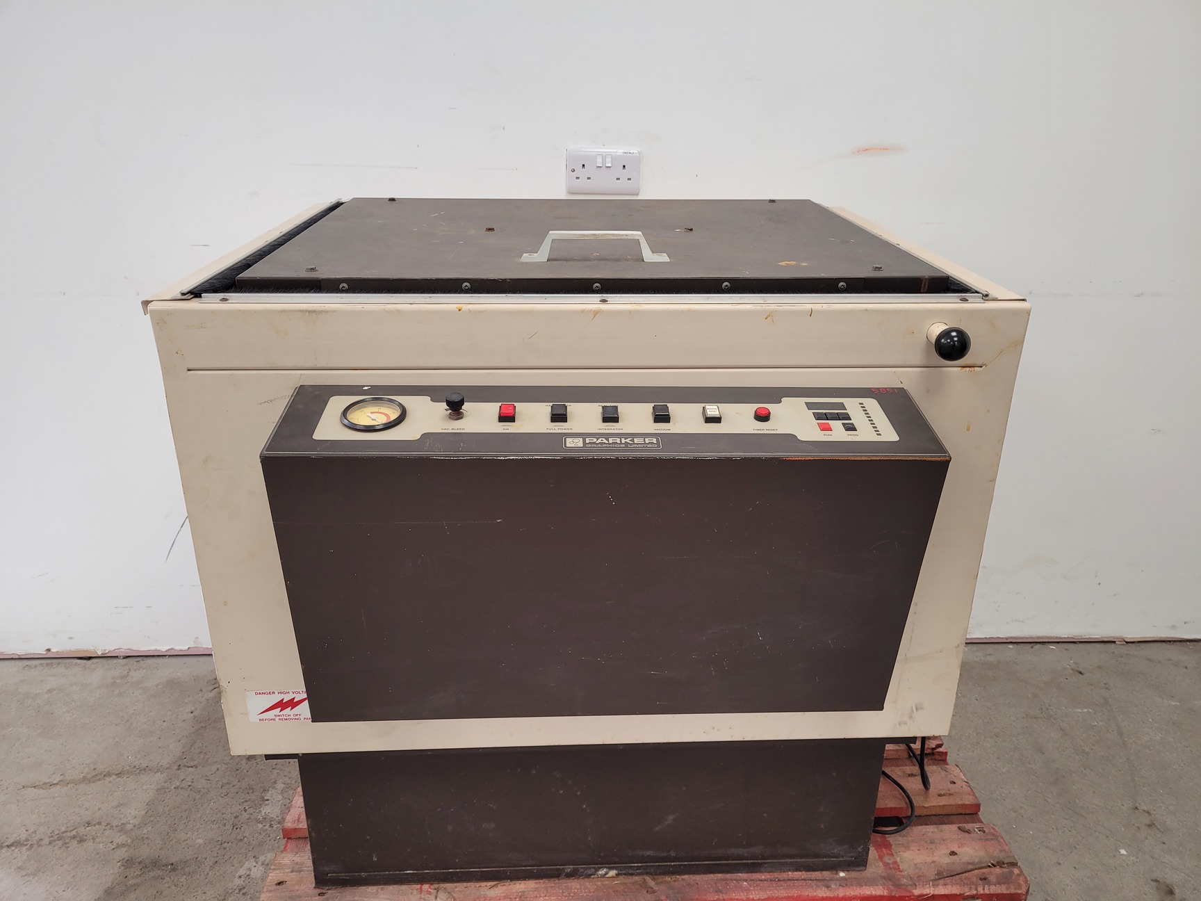 Image of Parker Graphics Flip Top UV Exposure Unit  Instagraphic  Model - 5851 Lab