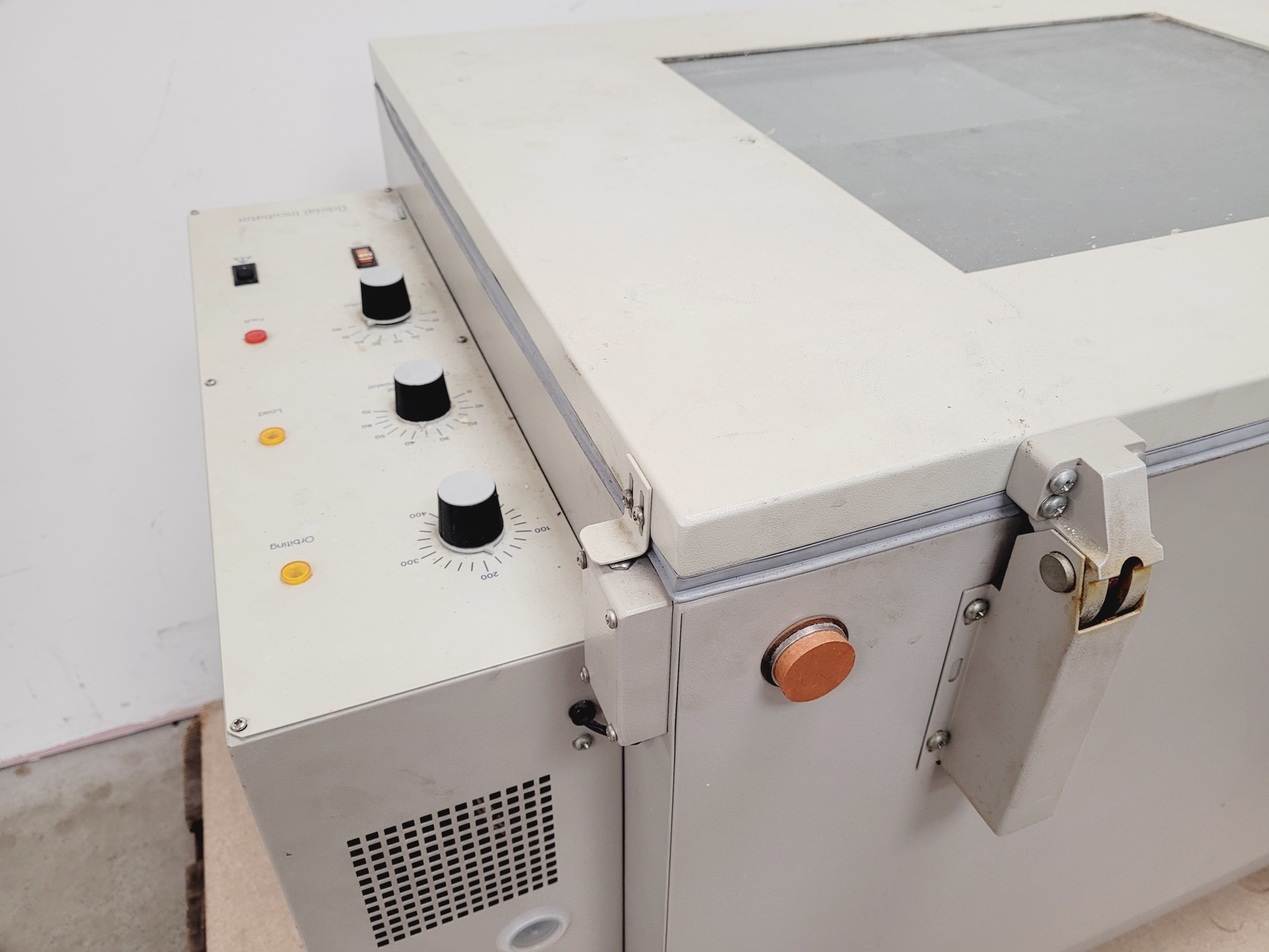 Image of Gallenkamp Orbital Laboratory Shaking Incubator Cat no. IOX400.XX1.C Lab