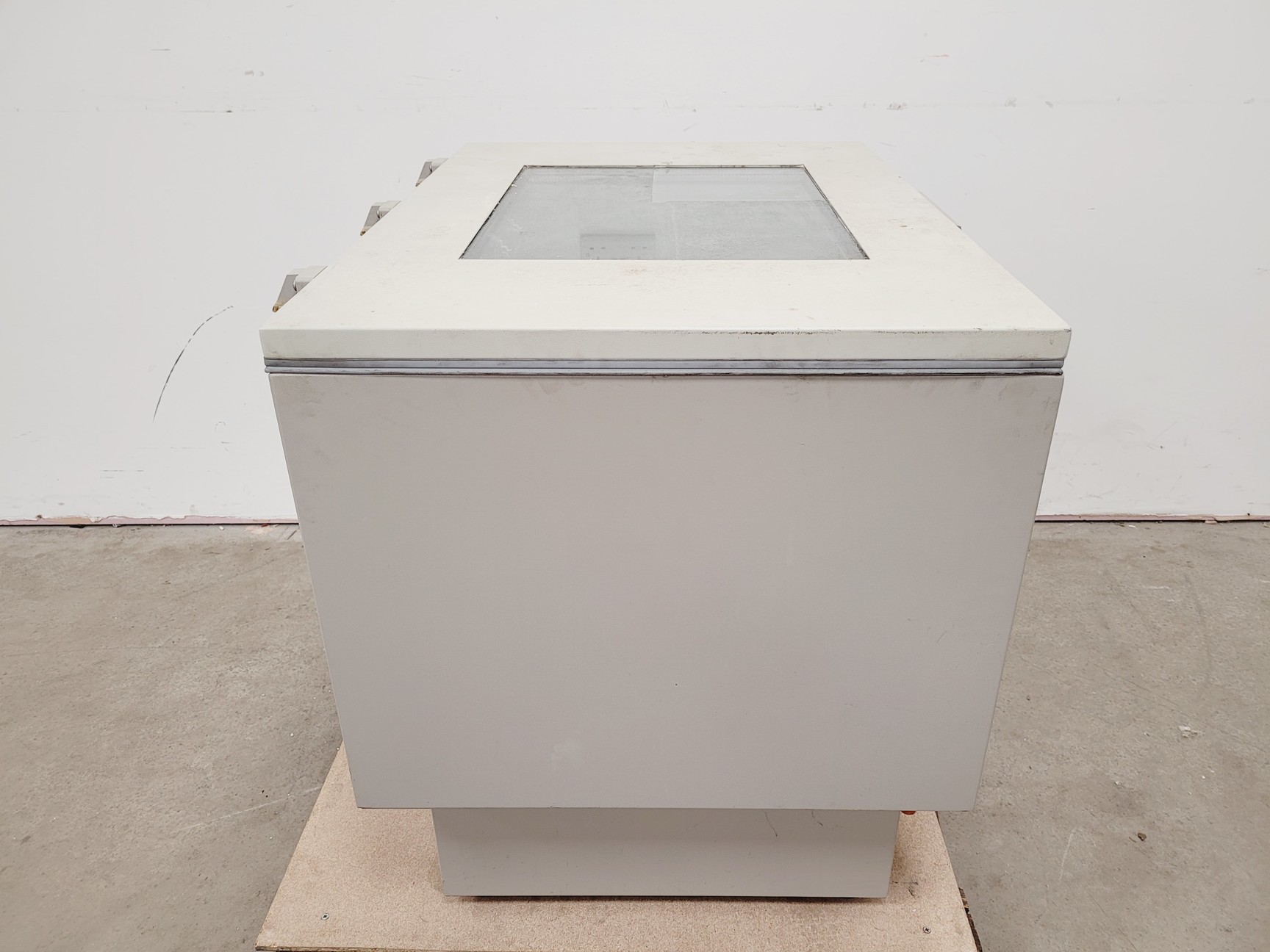 Image of Gallenkamp Orbital Laboratory Shaking Incubator Cat no. IOX400.XX1.C Lab