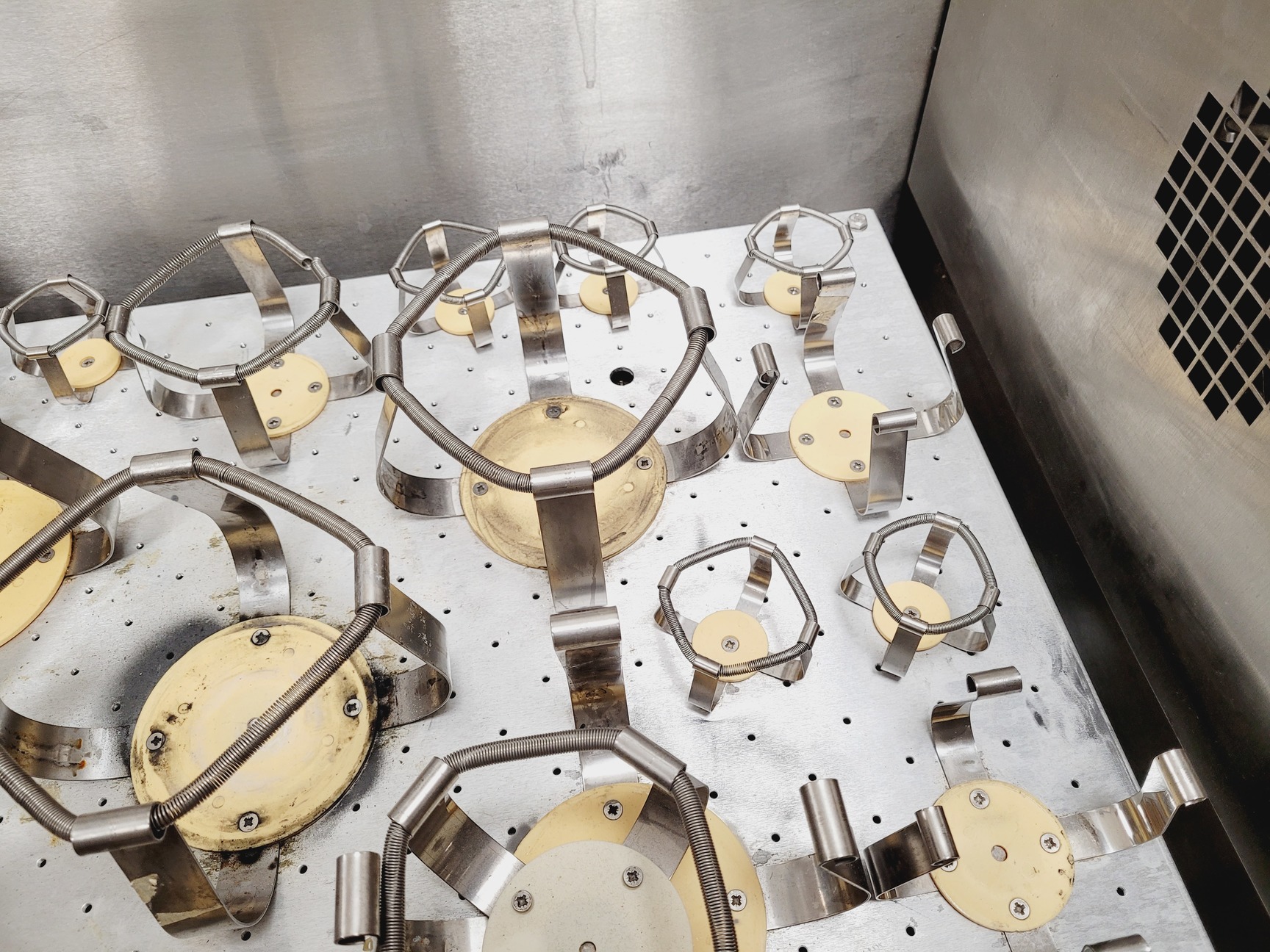 Image of Gallenkamp Orbital Laboratory Shaking Incubator Cat no. IOX400.XX1.C Lab