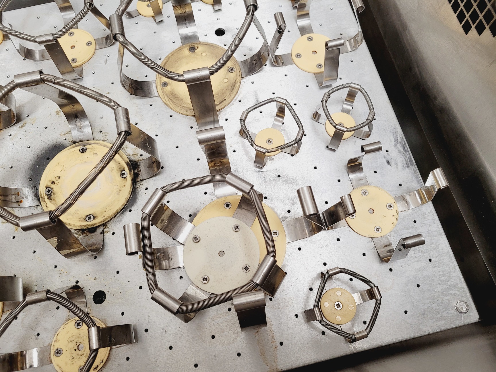 Image of Gallenkamp Orbital Laboratory Shaking Incubator Cat no. IOX400.XX1.C Lab