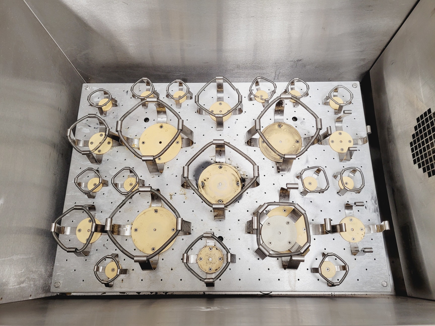 Image of Gallenkamp Orbital Laboratory Shaking Incubator Cat no. IOX400.XX1.C Lab
