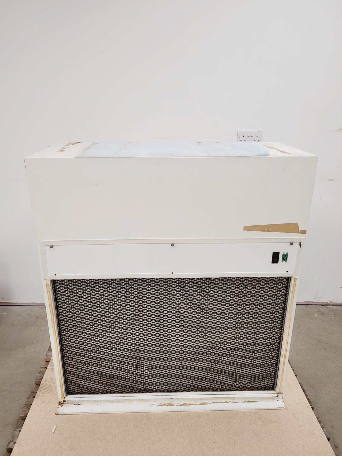 Image of Microflow Pathfinder Laminar Flow Cabinet Lab