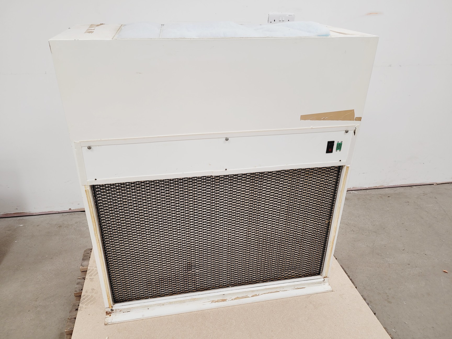 Image of Microflow Pathfinder Laminar Flow Cabinet Lab