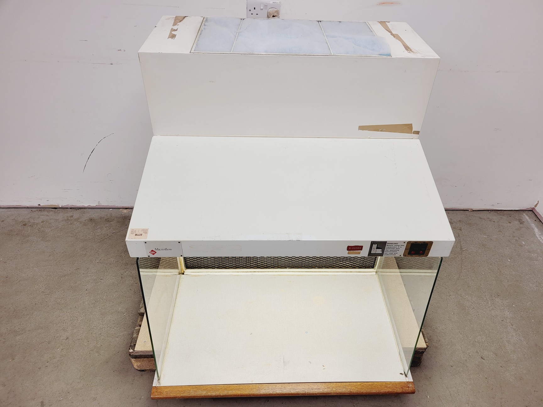Image of Microflow Pathfinder Laminar Flow Cabinet Lab