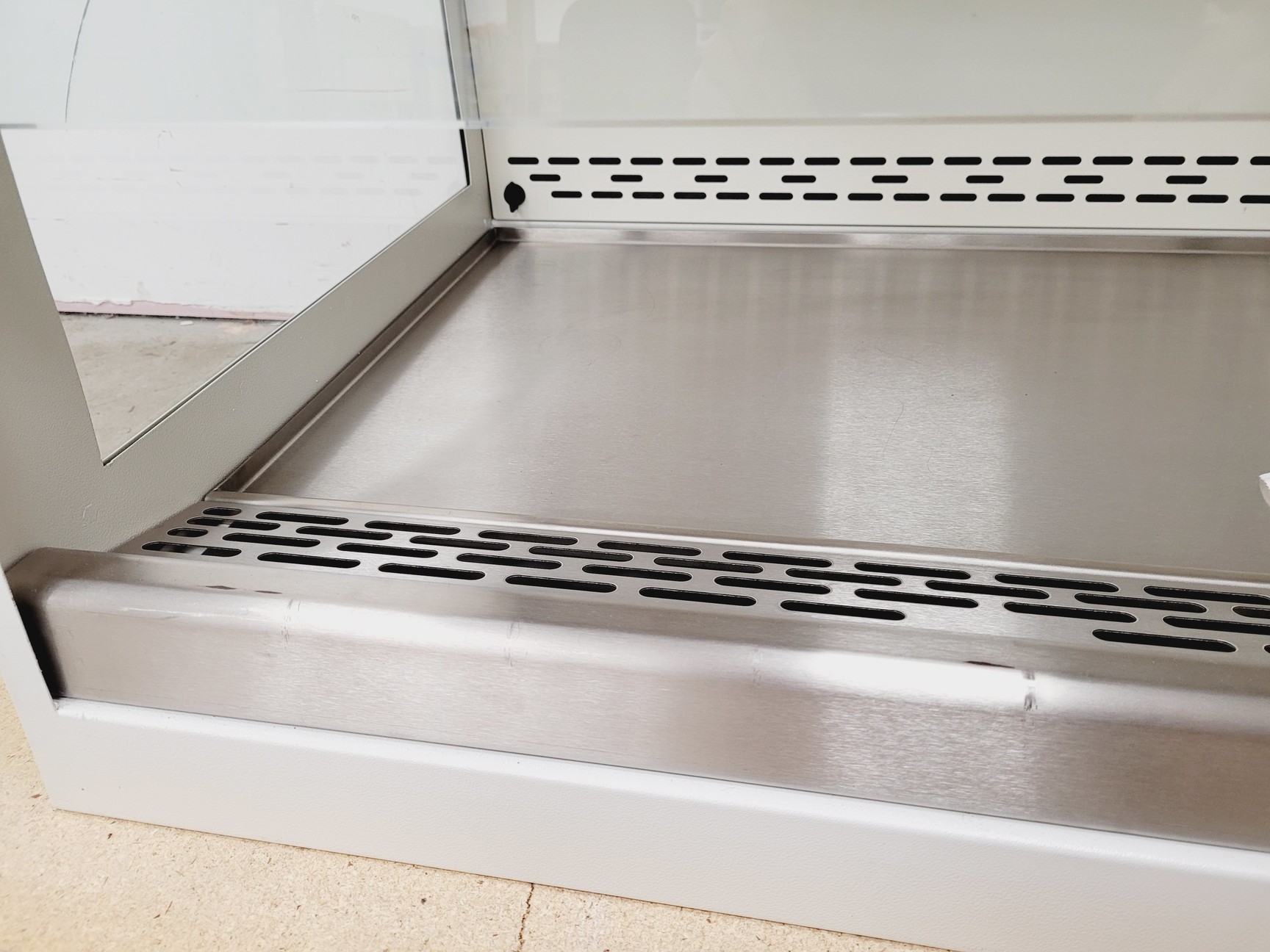 Image of Labcaire Model - VLF-R Recirculating Vertical Laminar Flow Cabinet Lab