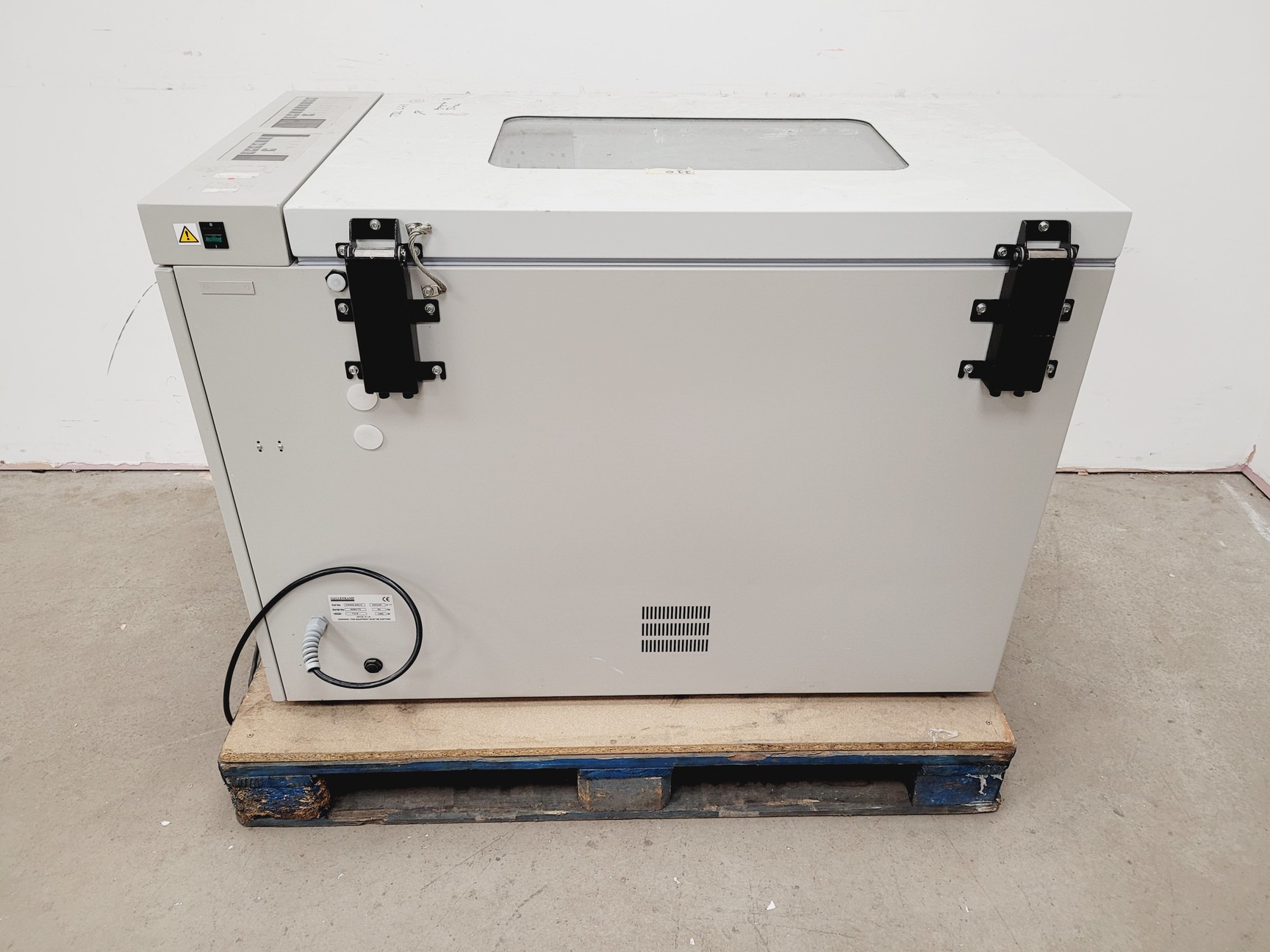 Image of Gallenkamp Laboratory Incubator Shaker  Cat no. IOX400.XX2.C Lab