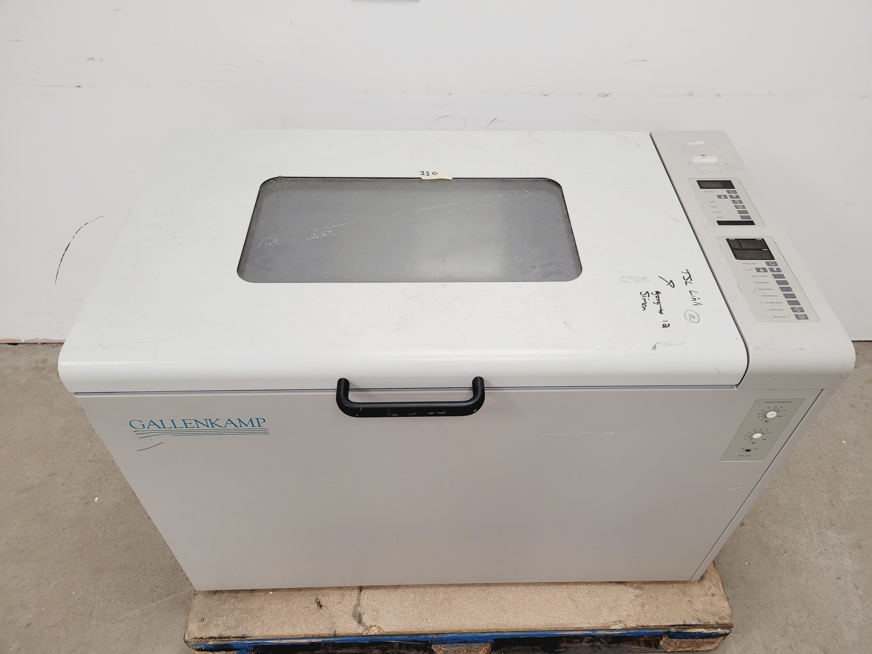 Image of Gallenkamp Laboratory Incubator Shaker  Cat no. IOX400.XX2.C Lab