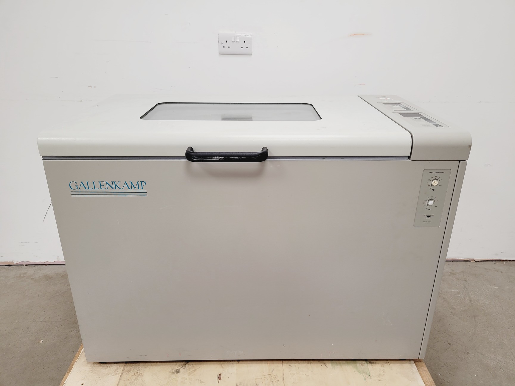 Image of Gallenkamp Incubator Shaker Cat no. IOX400.XX2.C Lab