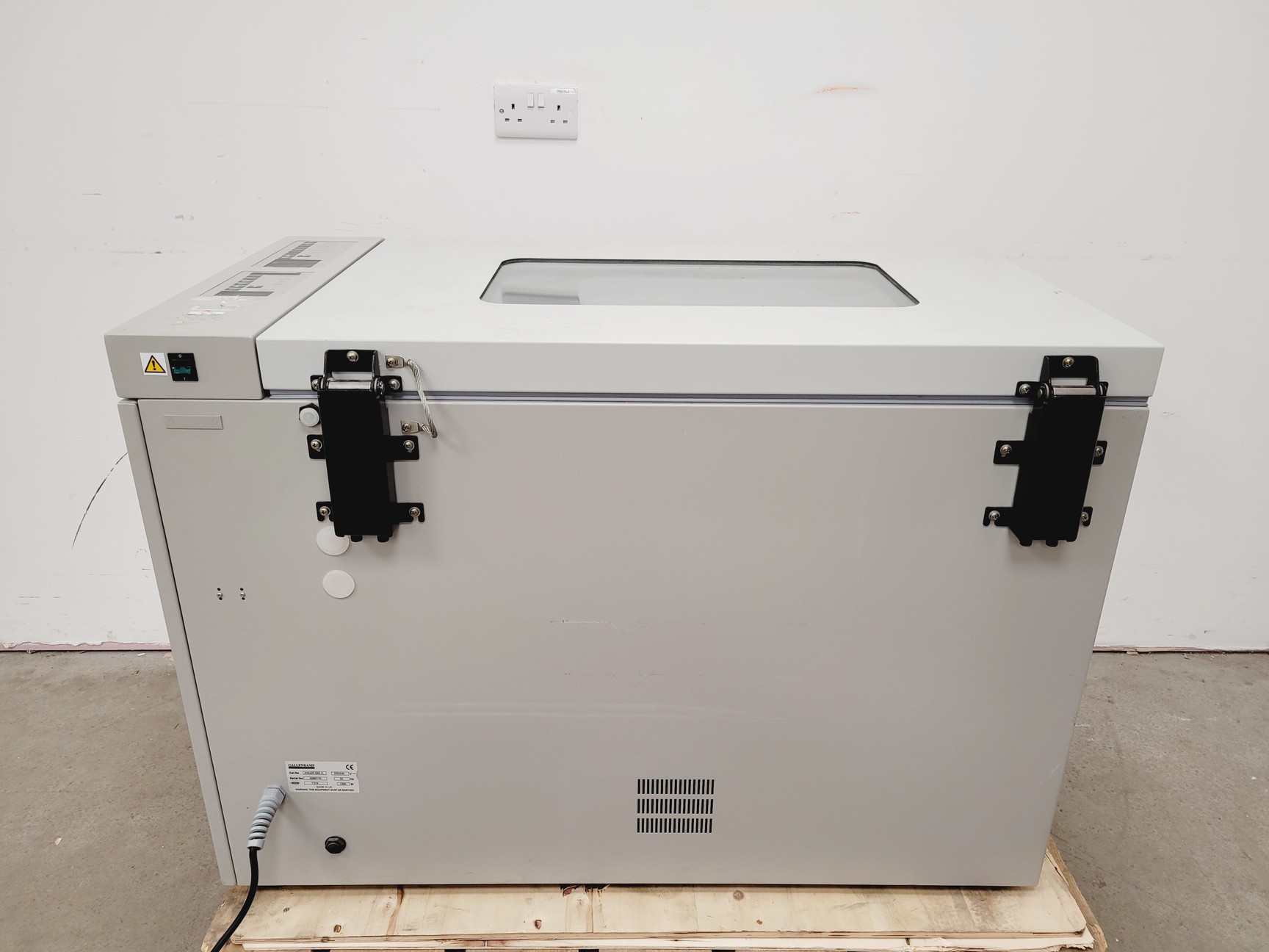 Image of Gallenkamp Incubator Shaker Cat no. IOX400.XX2.C Lab