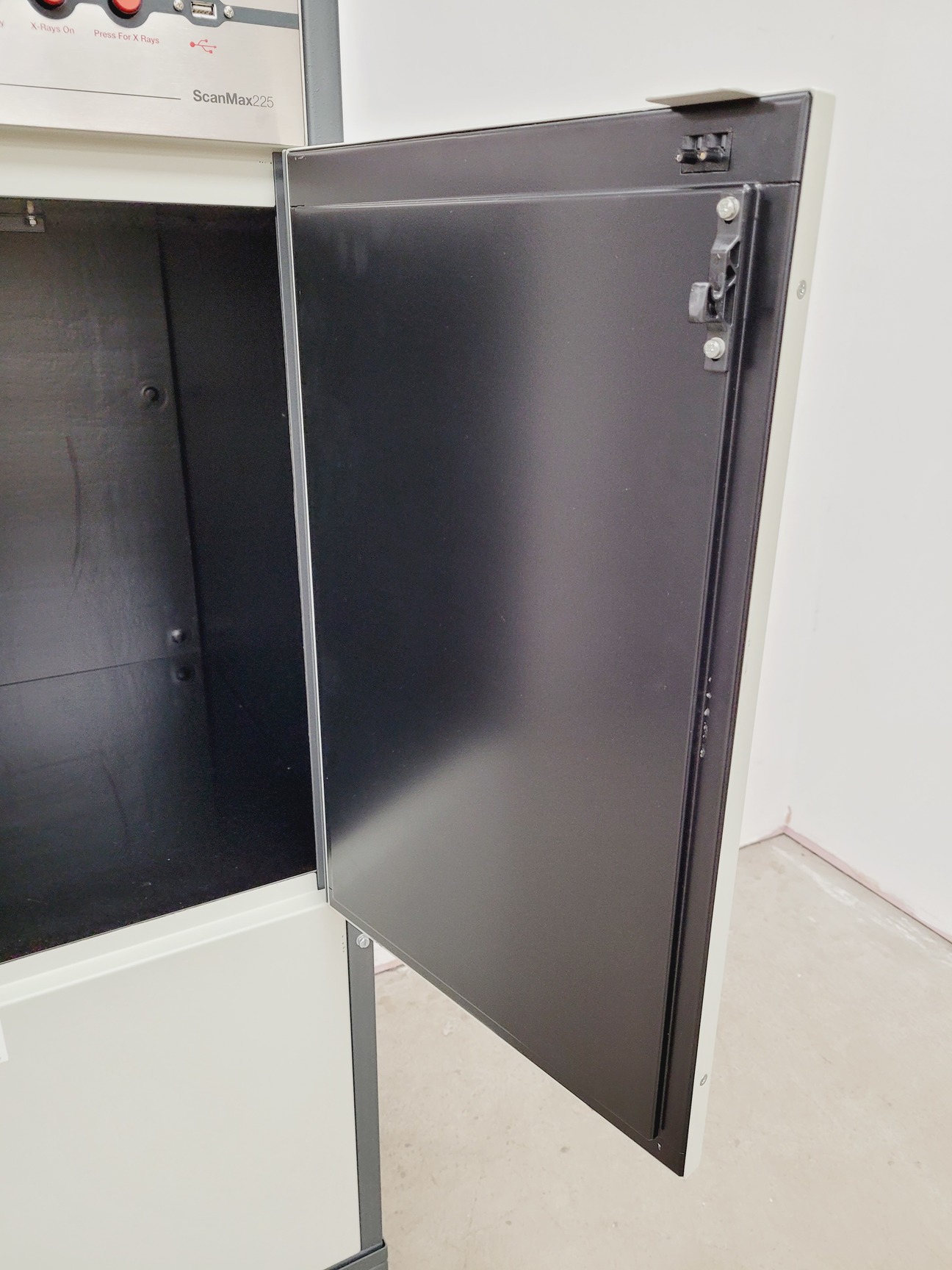 Image of Scanna ScanMax 225 Mailroom Postal X-Ray Machine SMB225D2G20 Lab Faulty