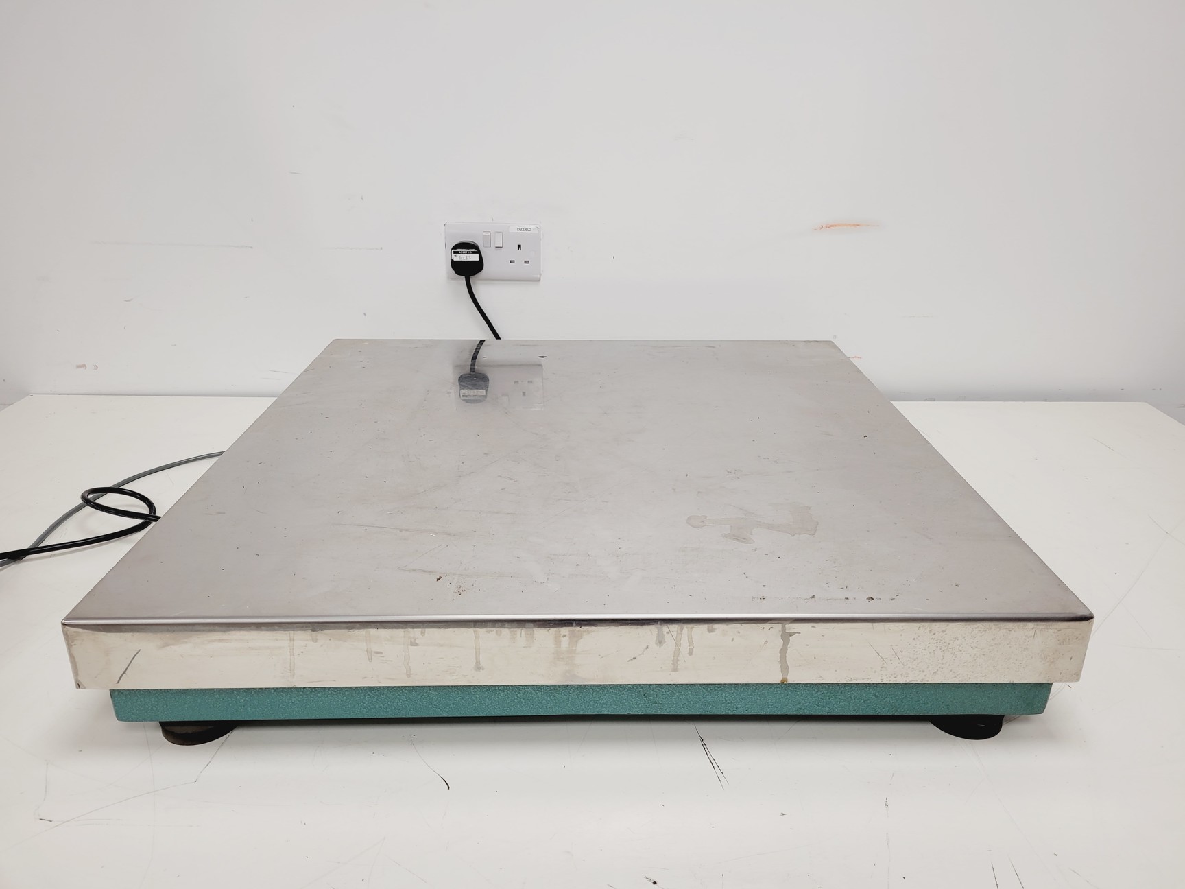 Image of Sartorius Combics 2 Platform Scales Lab