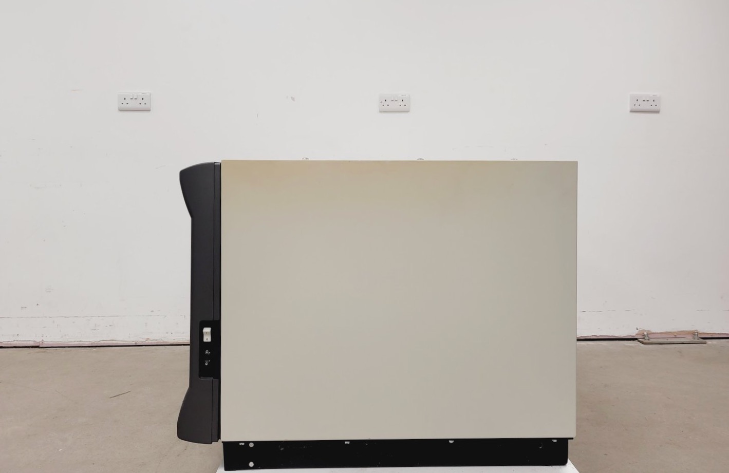 Image of New Brunswick Innova 44R Incubator Shaker Double Stack Lab