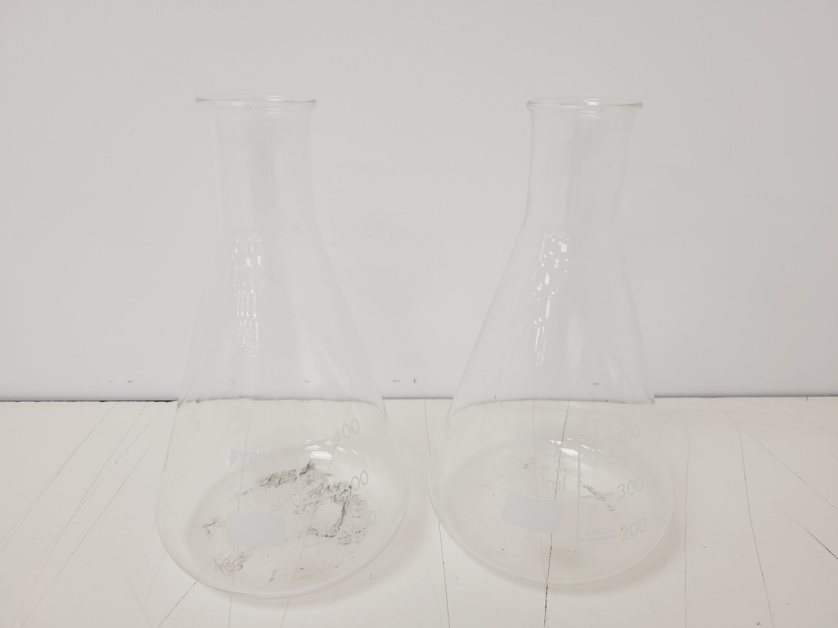 Image of 28 x Conical & Volumetric Laboratory Flasks Lab - Kimax, Quick Fit, Pyrex Lab