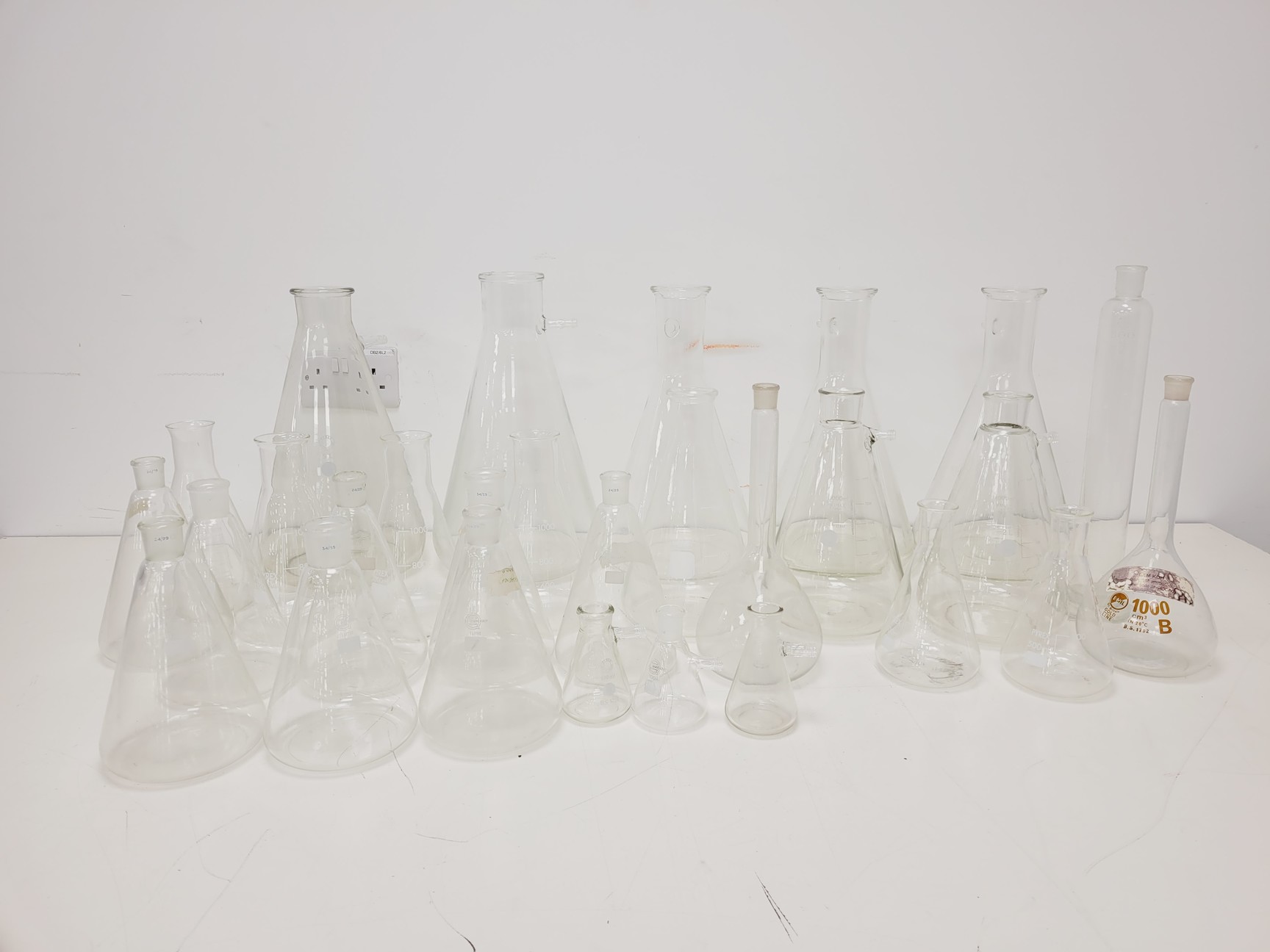 Image of 28 x Conical & Volumetric Laboratory Flasks Lab - Kimax, Quick Fit, Pyrex Lab