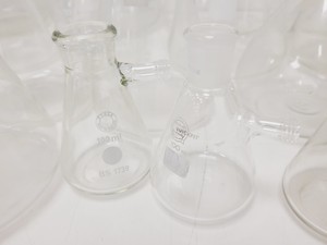 Thumbnail image of 28 x Conical & Volumetric Laboratory Flasks Lab - Kimax, Quick Fit, Pyrex Lab
