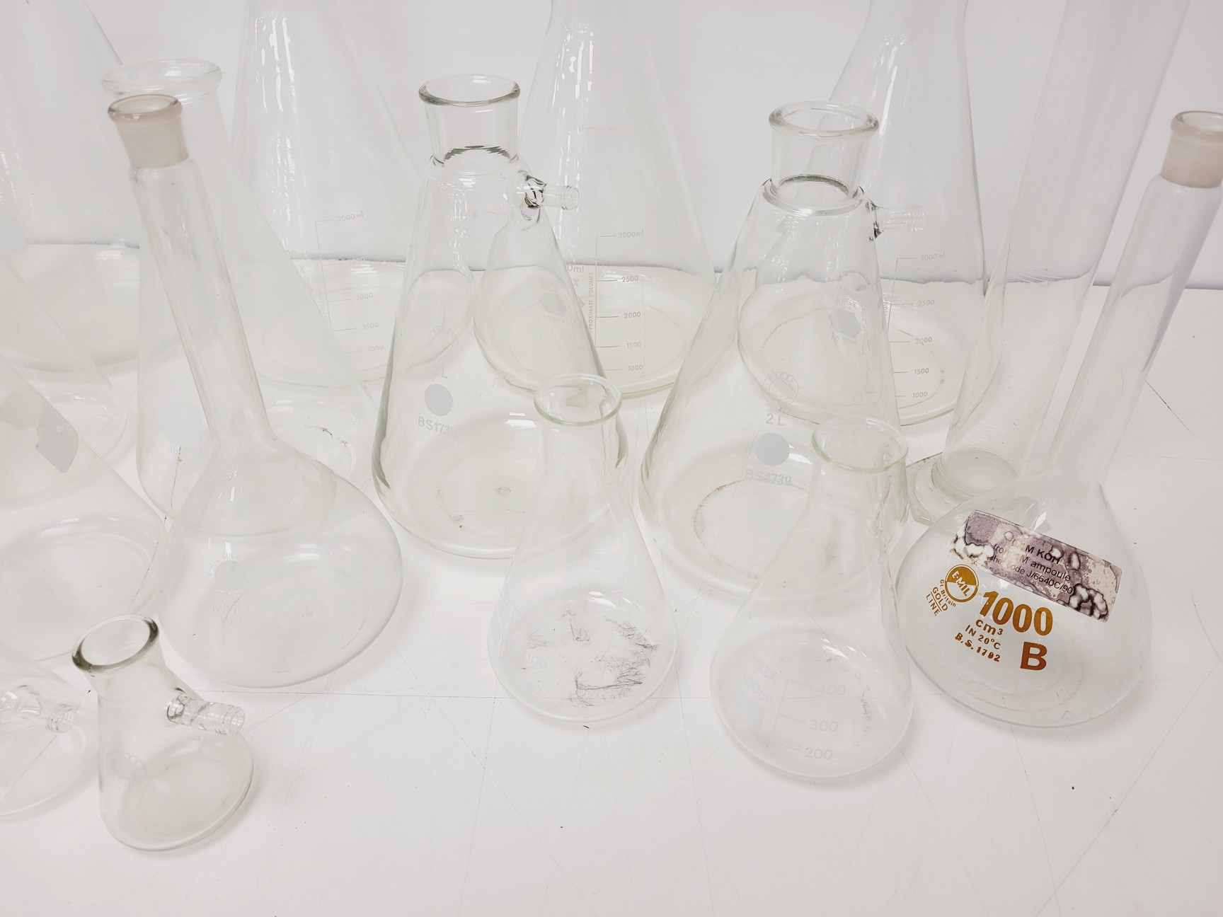 Image of 28 x Conical & Volumetric Laboratory Flasks Lab - Kimax, Quick Fit, Pyrex Lab